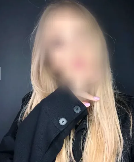 Andrea, 24