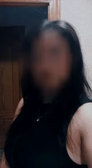 Andrea, 24