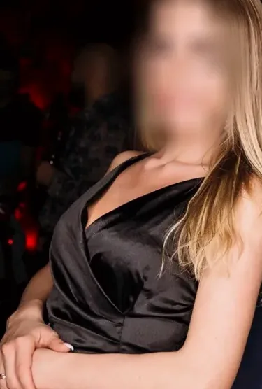 Anna, 35