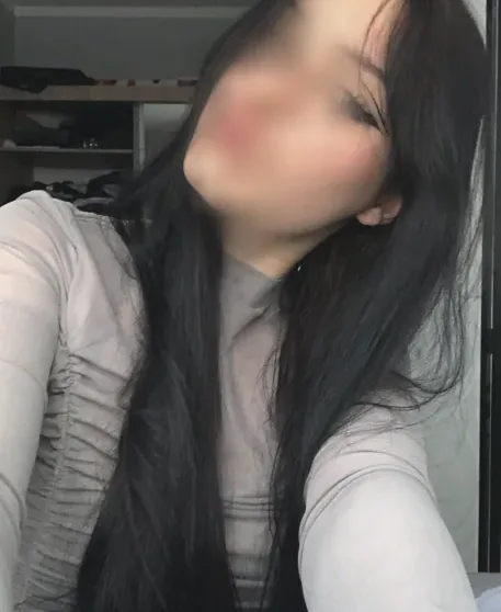 Elena, 20