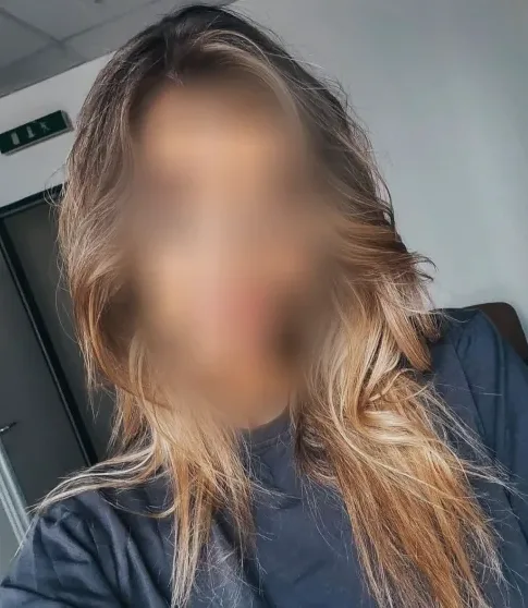 Isabell, 32