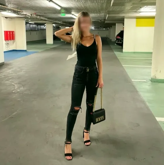 Jasmin, 21