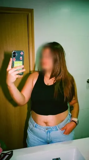Luisa, 28