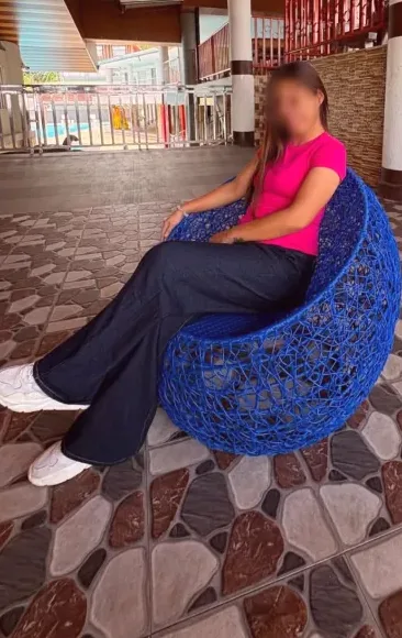 Manuela, 36