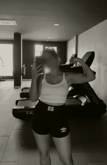 Michelle, 25