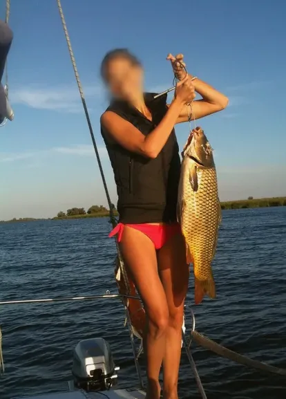Nadine, 39