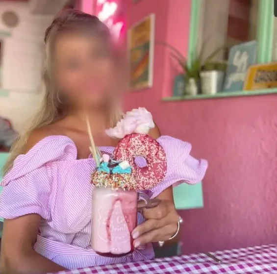 Nadine, 35