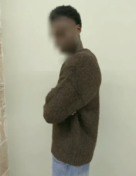 Özlem, 23