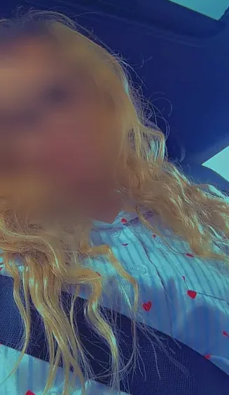 Sandra, 28