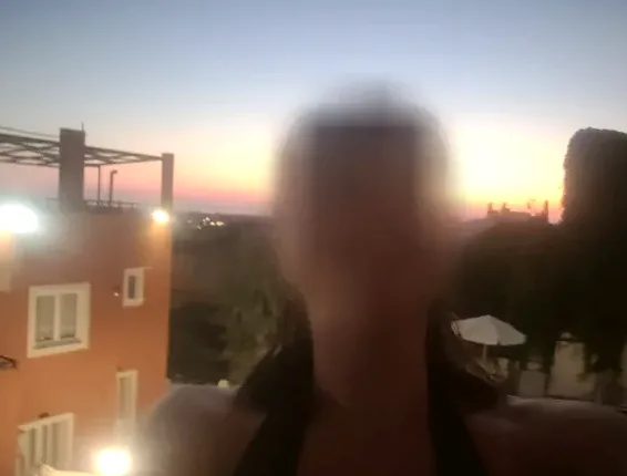 Sina, 38