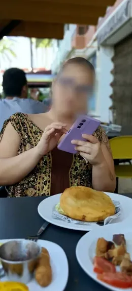 Sina, 39