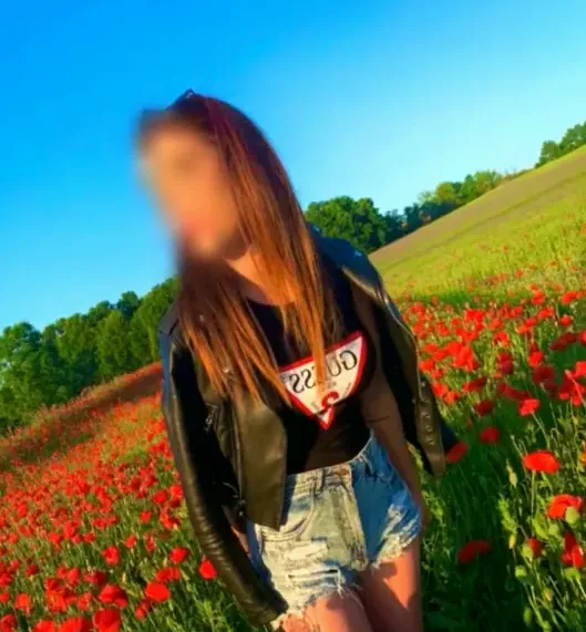 Yasmin, 27