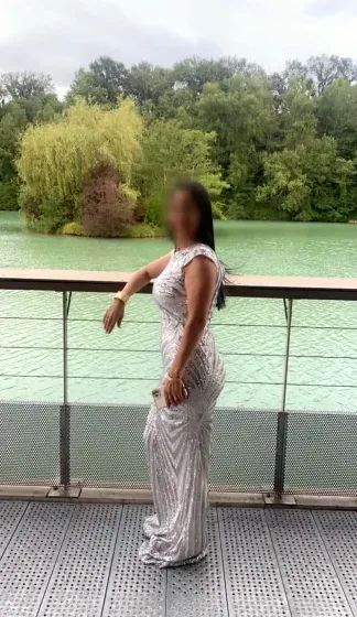 Yasmin, 40
